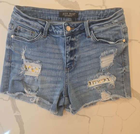 Judy Blue Lemon Patch Stretch Distressed Denim Shorts Blue Medium - Picture 2 of 8
